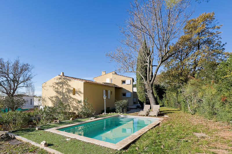 Maison - 205 m² - 9 pièces