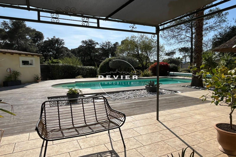 Maison - 180 m² - 6 pièces