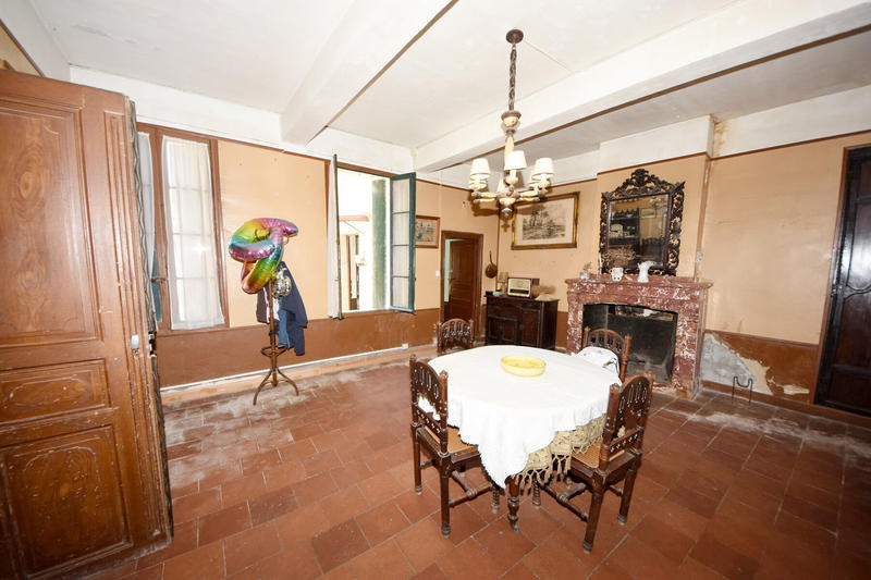 Maison - 265 m² - 9 pièces