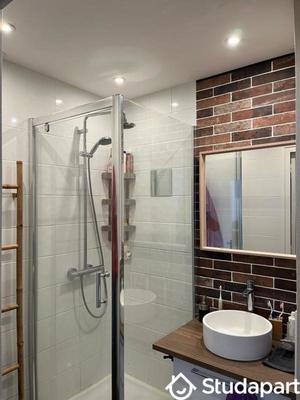 Chambre - 9 m² - 1 pièce