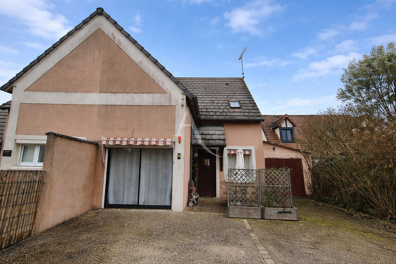 Maison - 80 m² - 5 pièces