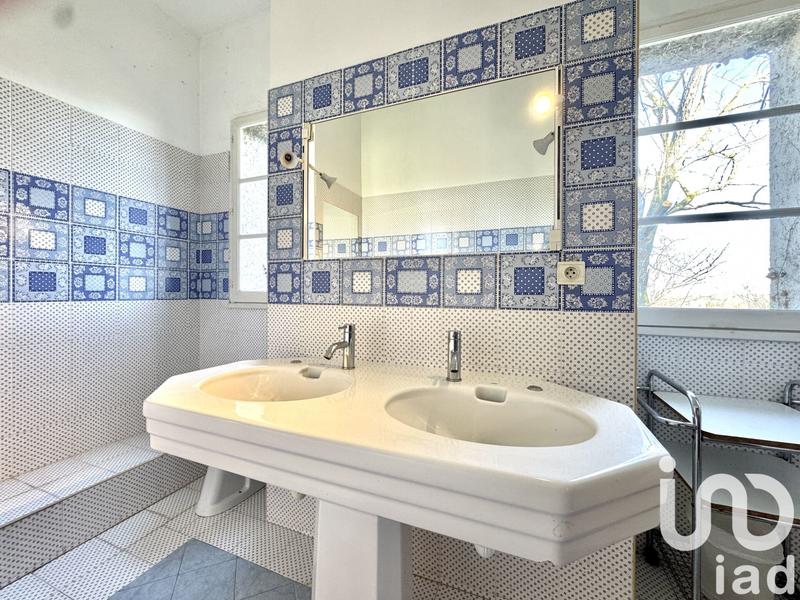 Maison - 400 m² - 10 pièces