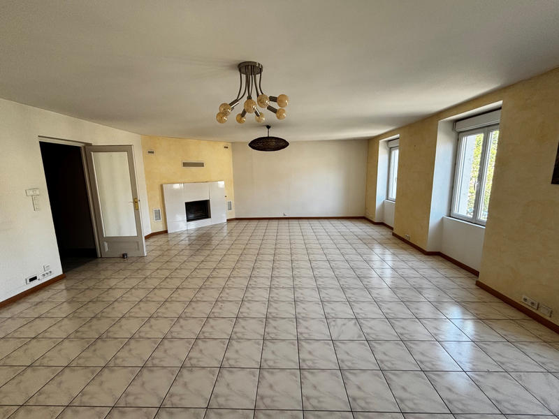 Maison - 362 m² - 8 pièces