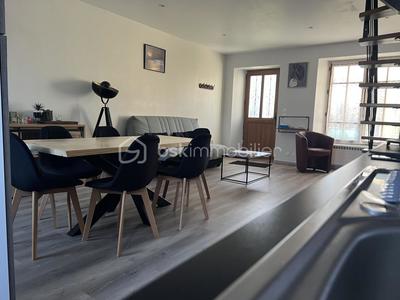 Château - 56 m² - 2 pièces