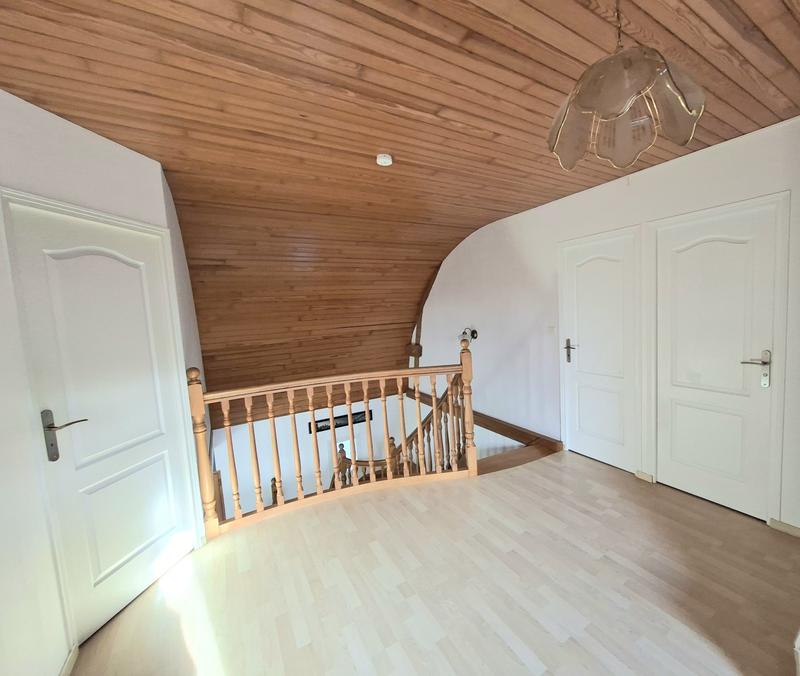 Maison traditionnelle - 144 m² - 6 pièces