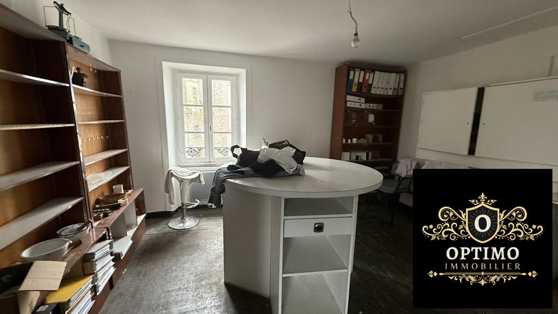 Magasins - 180 m² - 3 pièces