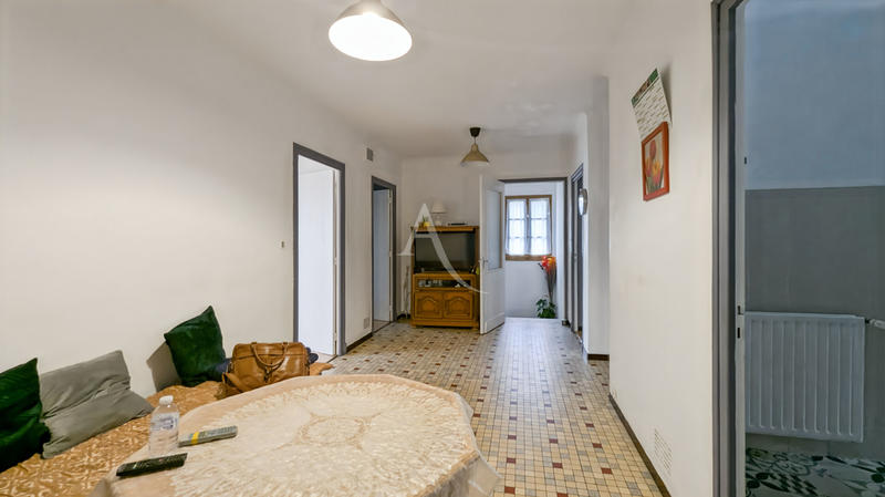 Maison - 255 m² - 8 pièces