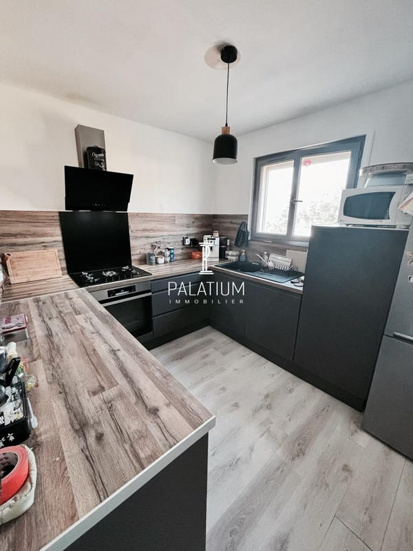 Appartement - 100 m² - 6 pièces