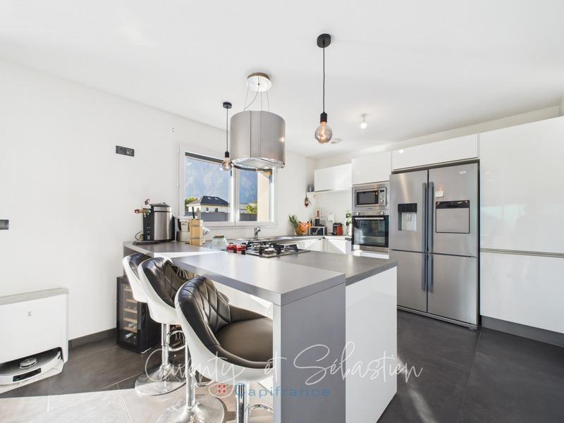 Maison - 122 m² - 4 pièces