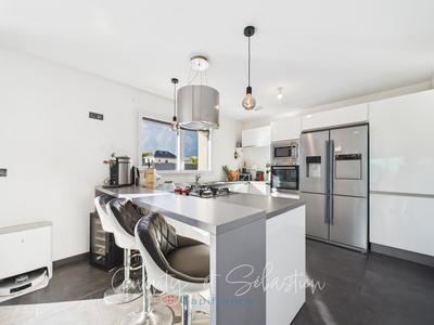 Maison - 122 m² - 4 pièces