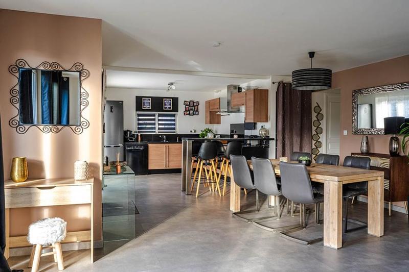 Maison - 165 m² - 6 pièces