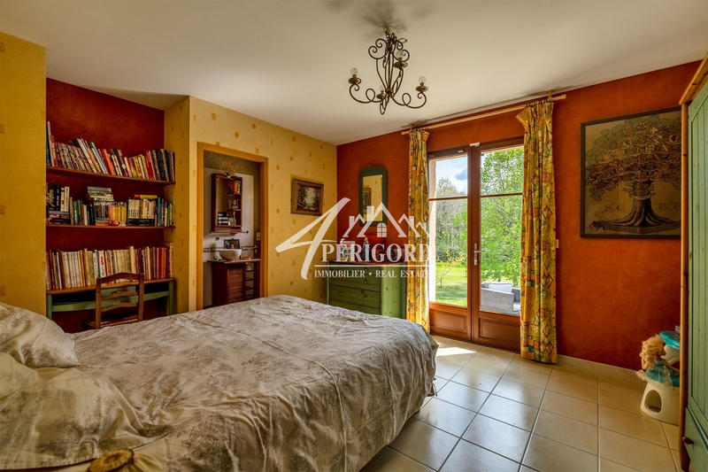 Maison traditionnelle - 180 m² - 6 pièces