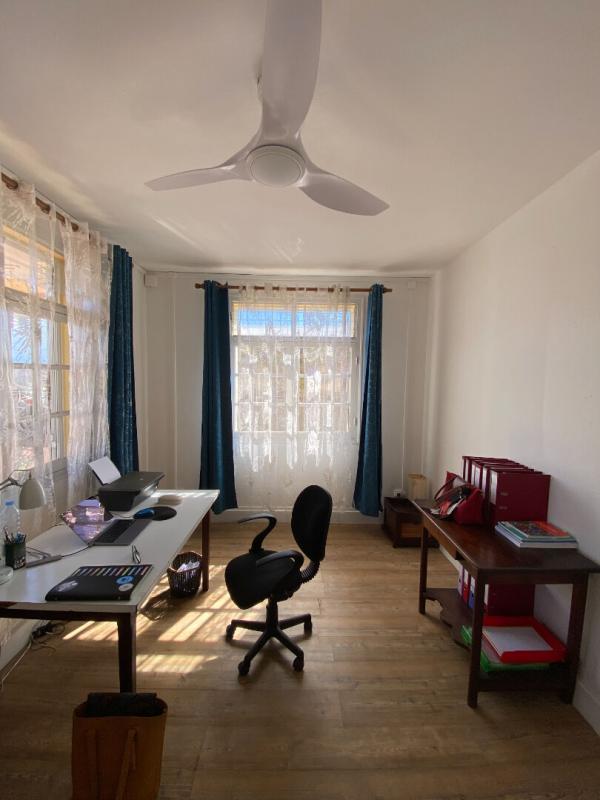 Maison - 242 m² - 10 pièces