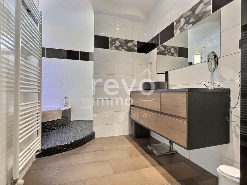 Maison - 189 m² - 5 pièces