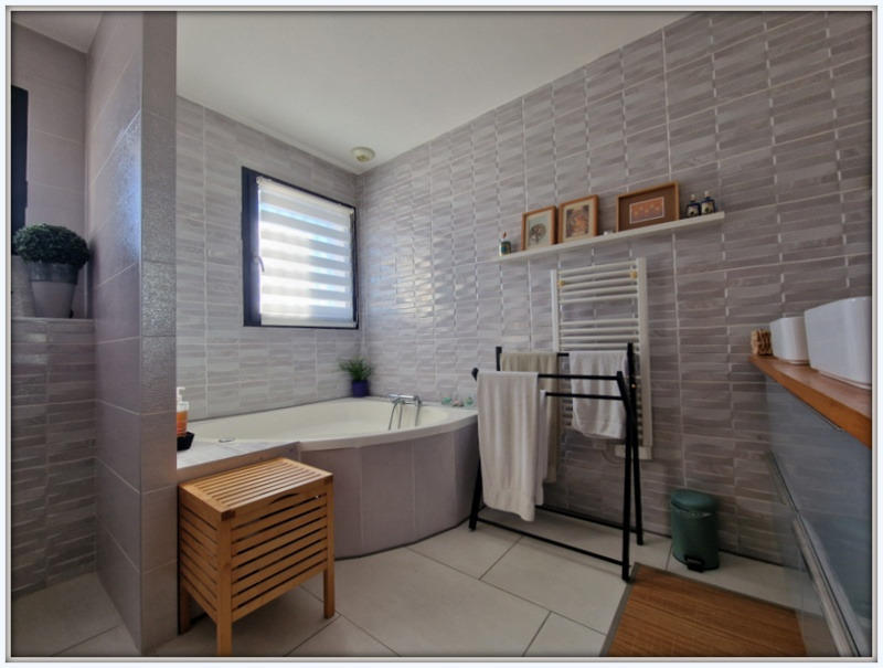 Maison - 128 m² - 4 pièces