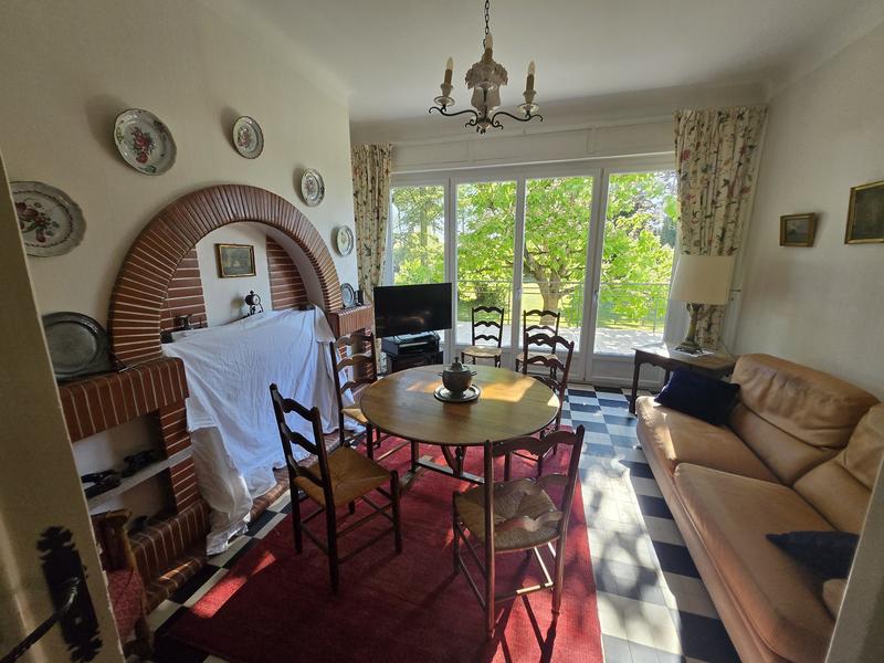 Maison - 393 m² - 10 pièces