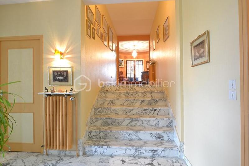 Propriété - 282 m² - 7 pièces