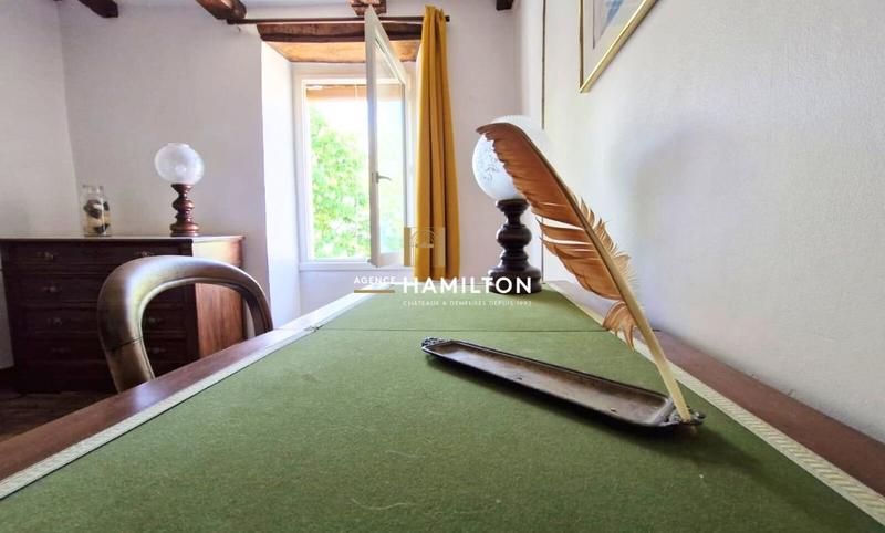 Maison - 223 m² - 8 pièces