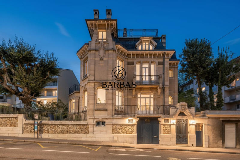 Manoir - 558 m² - 11 pièces