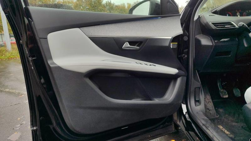 Peugeot 3008 1.5 BlueHDi 130 Allure