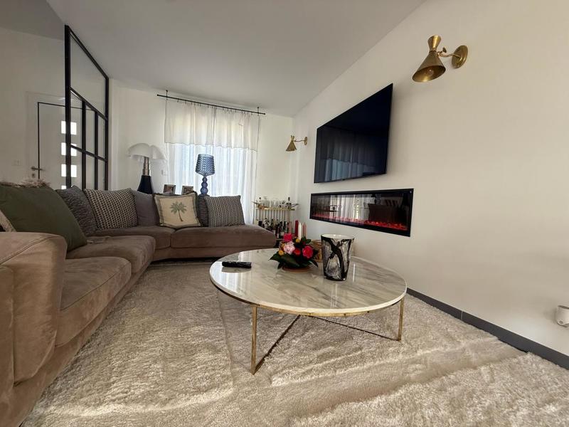 Maison - 189 m² - 7 pièces