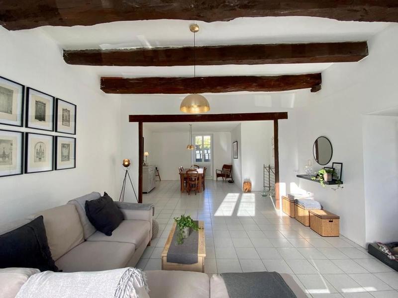 Maison - 220 m² - 6 pièces