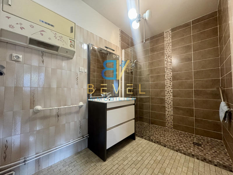 Appartement - 99 m² - 5 pièces