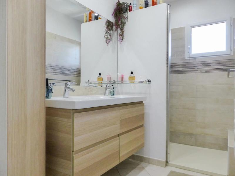 Maison - 229 m² - 9 pièces