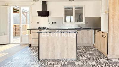 Maison - 92 m² - 4 pièces