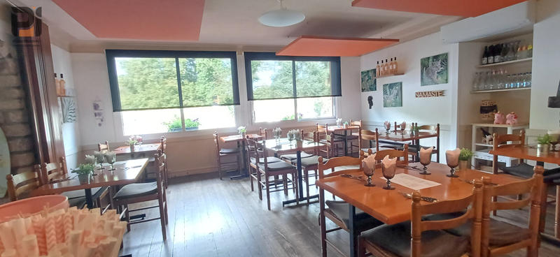 Maison - 200 m² - 7 pièces