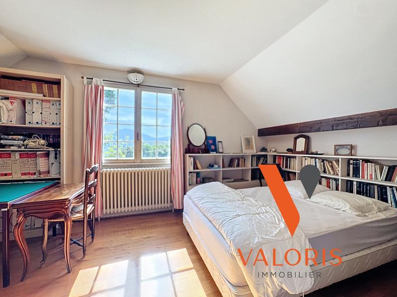 Maison - 197 m² - 9 pièces