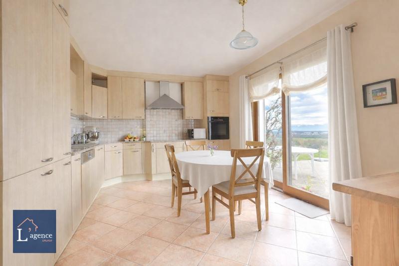 Maison - 200 m² - 7 pièces