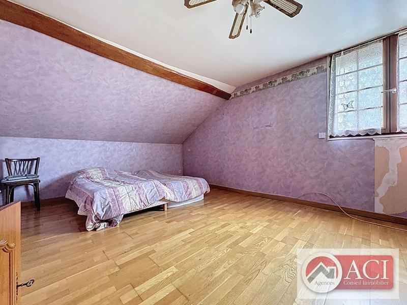 Maison - 4 800 m² - 6 pièces