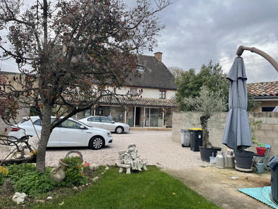 Maison - 206 m² - 7 pièces