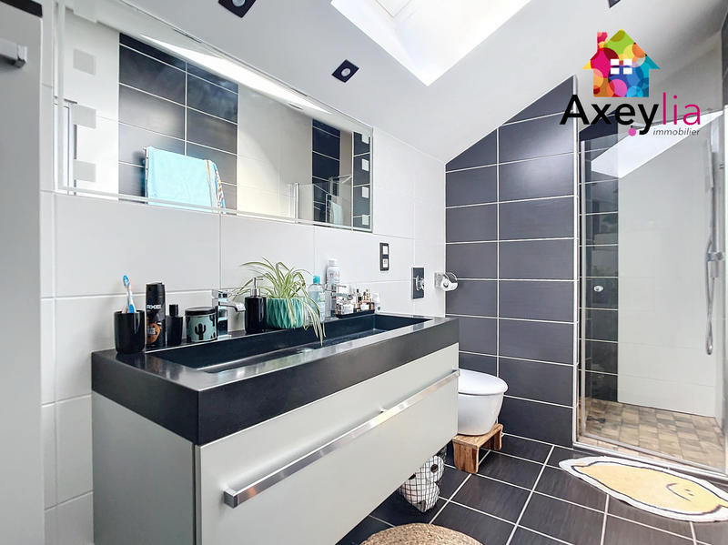 Maison - 137 m² - 5 pièces