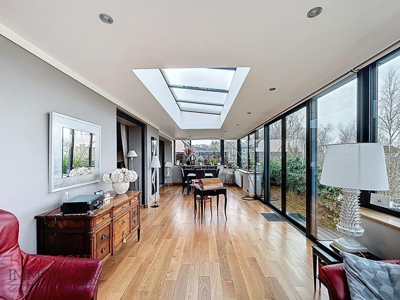 Maison - 180 m² - 8 pièces