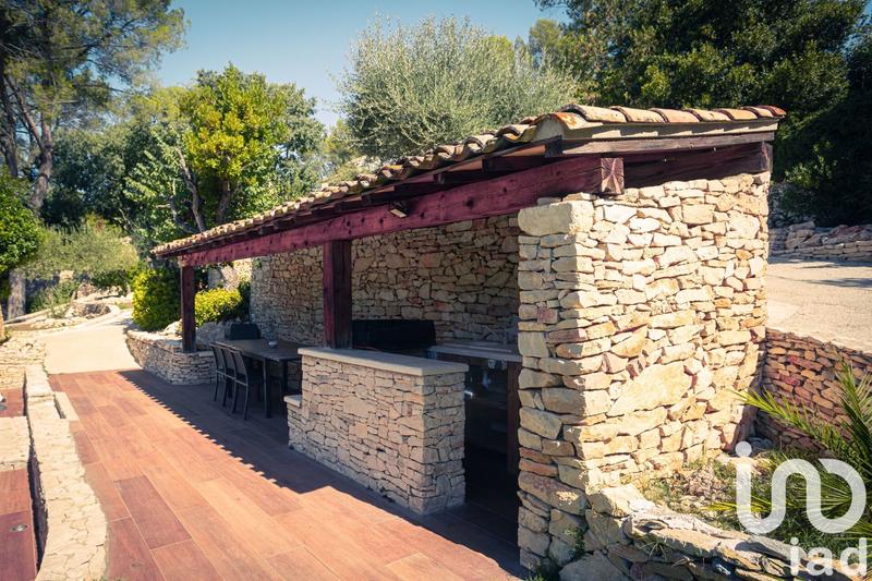 Maison - 220 m² - 6 pièces