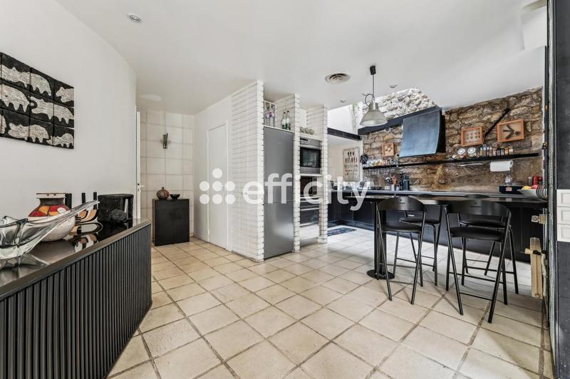 Appartement - 256 m² - 6 pièces