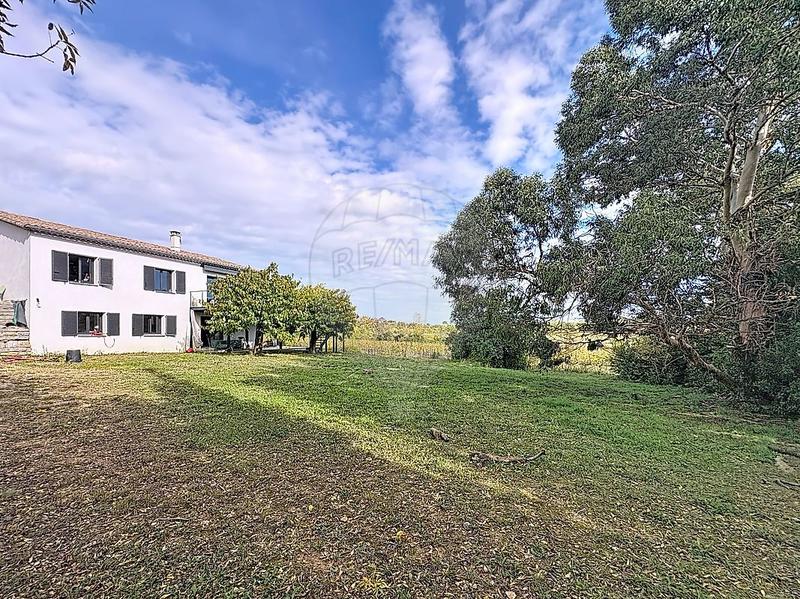 Maison - 207 m² - 7 pièces