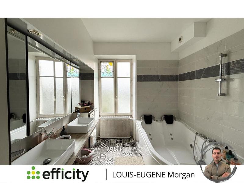 Maison bourgeoise - 137 m² - 6 pièces