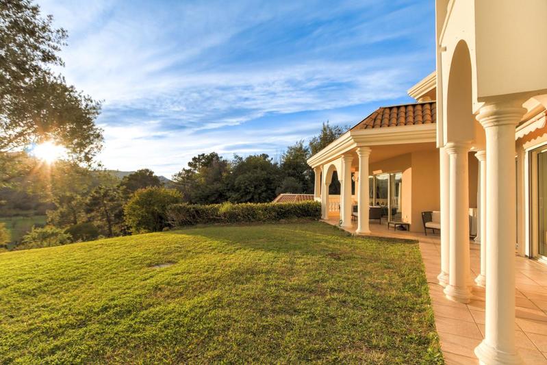 Appartement - 154 m² - 5 pièces