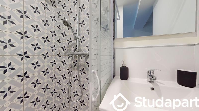 Chambre - 11 m² - 1 pièce