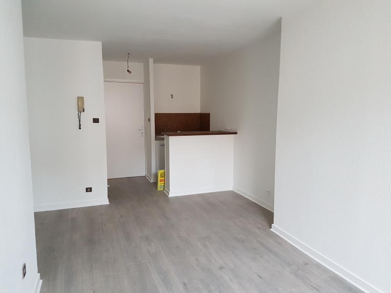 Studio - 25 m² - 1 pièce