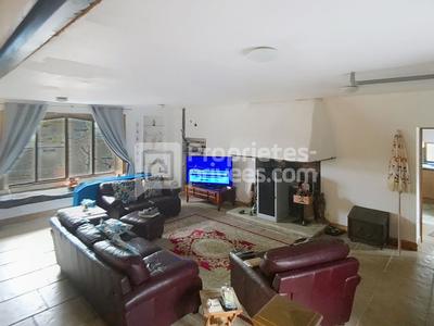 Maison - 228 m² - 8 pièces