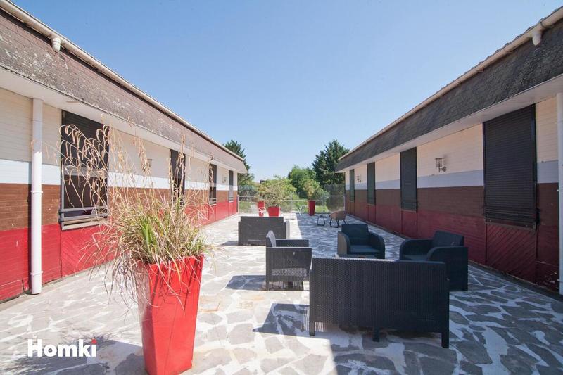 Maison - 1 500 m² - 10 pièces