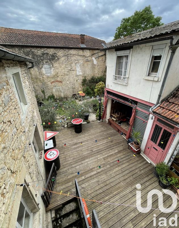 Maison - 240 m² - 9 pièces