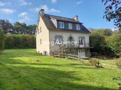 Maison traditionnelle - 120 m² - 7 pièces