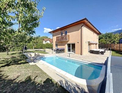 Maison - 284 m² - 7 pièces