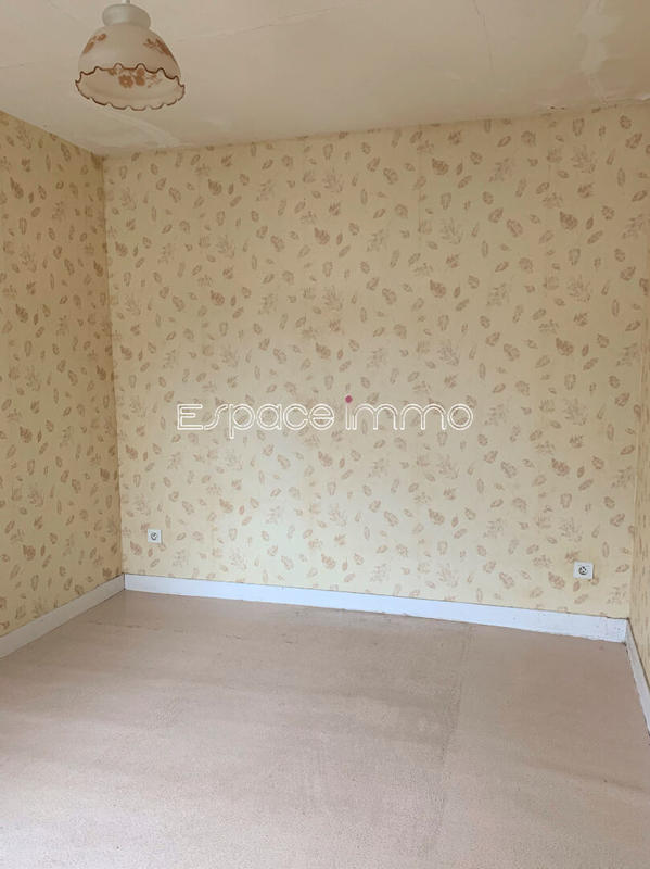 Maison - 240 m² - 12 pièces