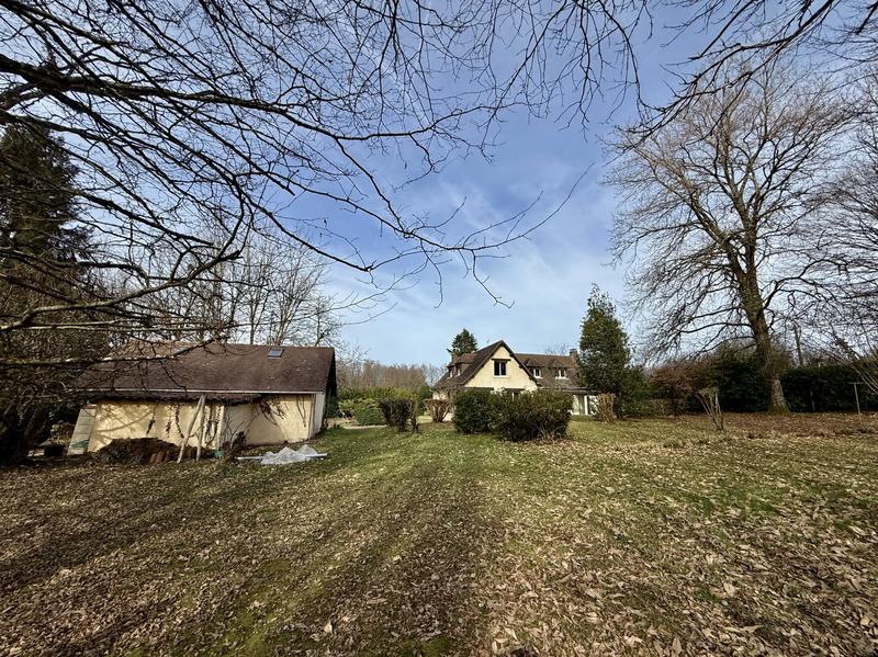 Maison - 250 m² - 7 pièces